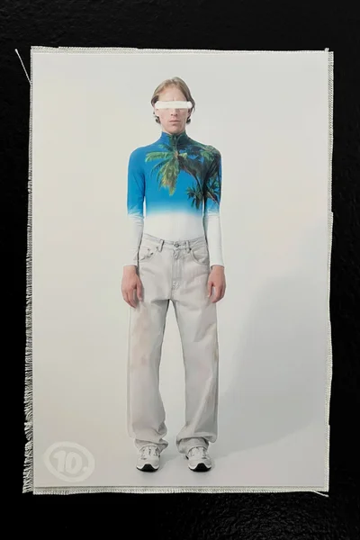 Look 10